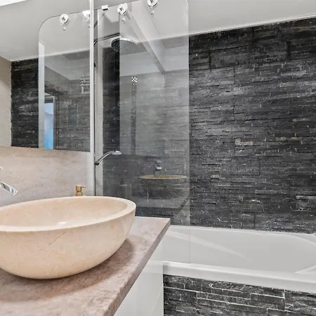 Poli Apartment * Bucharest