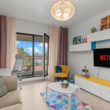 Play Apart Apartment *