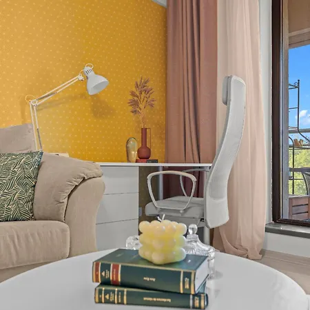 Play Apart Apartment *